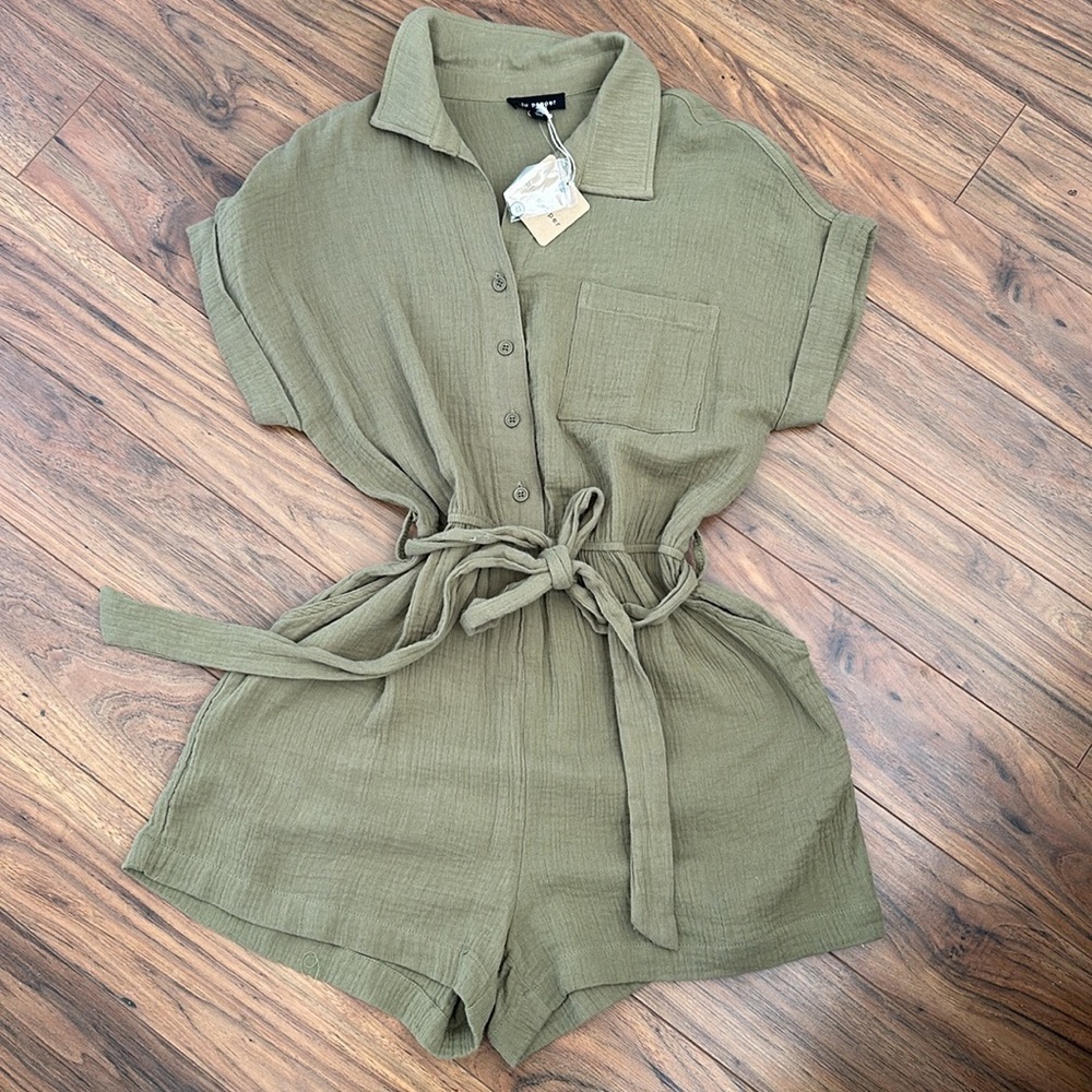 🔥Blue pepper, short jumpsuit size medium NWT